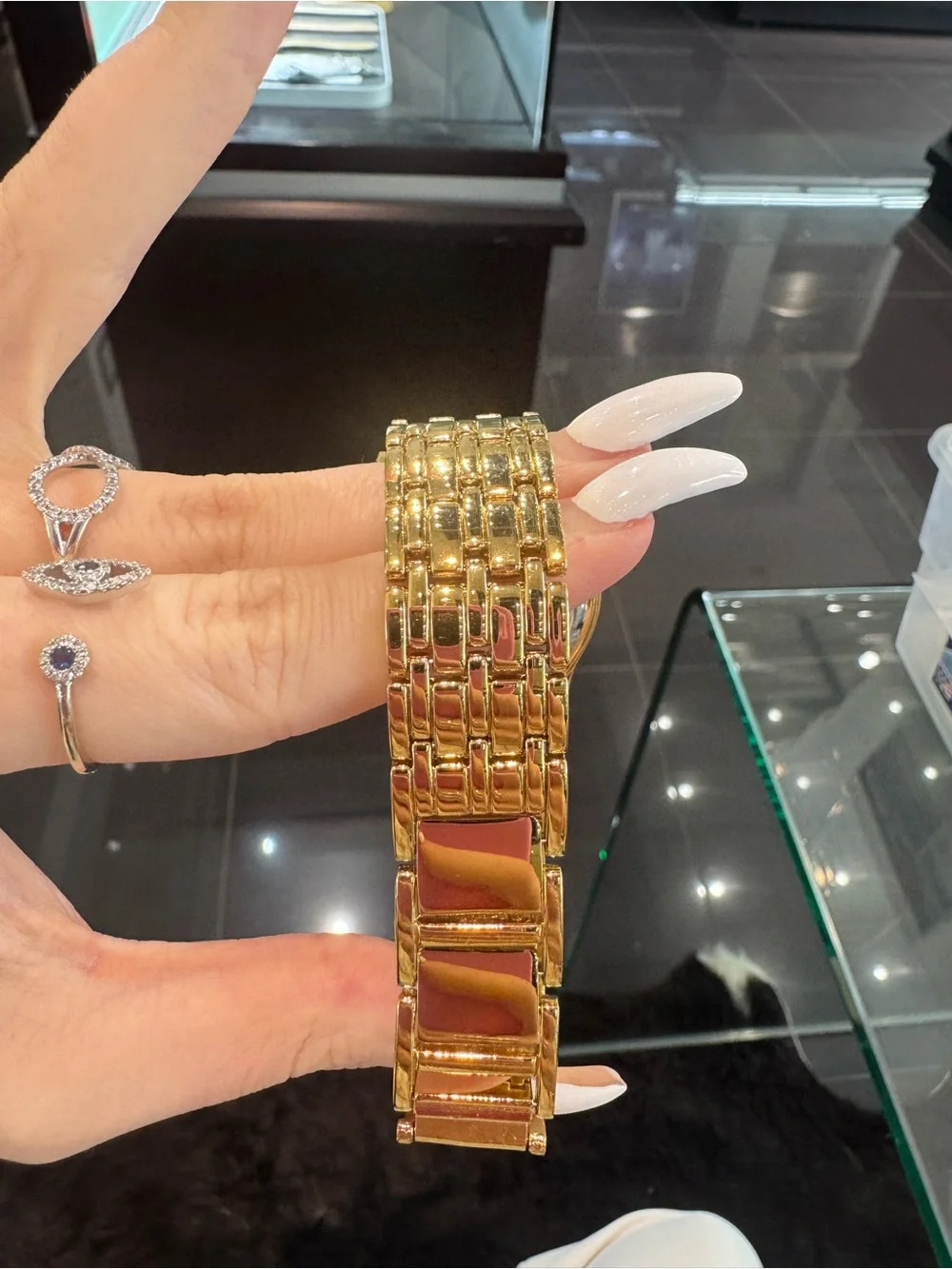 New Women's DMQ Gold Tone CZ Crystal Bezel Watch; Roman Numeral Face